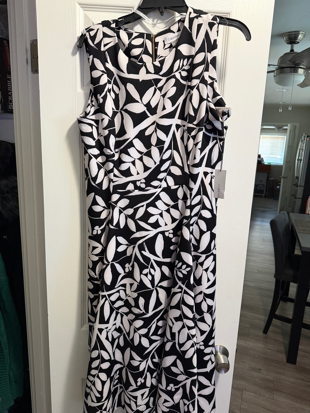 Calvin Klein Monochrome Leaf-Print Sleeveless Maxi Dress